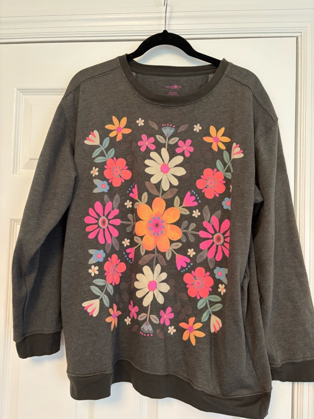 Natural Life Floral Oversized Sweatshirt Charcoal Gray Size Large - Picture 3 of 7